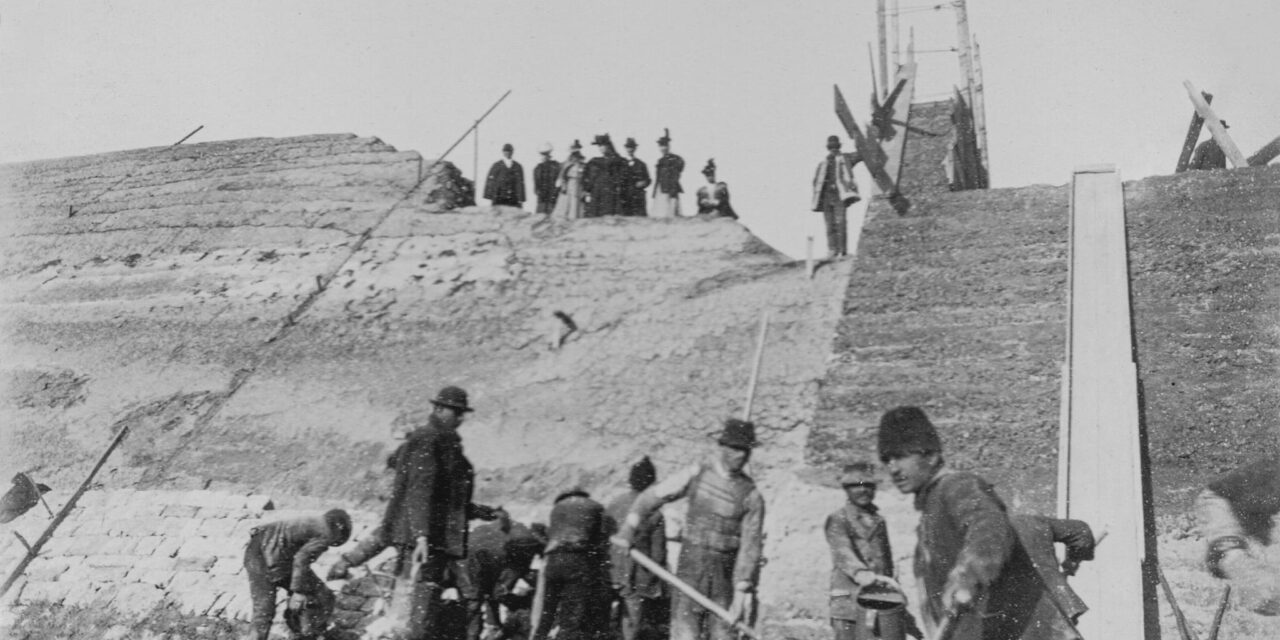 <span class="entry-title-primary">Így épült az óbecsei zsilip (fotókkal)</span> <span class="entry-subtitle">A 19. és 20. század fordulóján a világ egyik legkorszerűbb műszaki építményeként ünnepelték a hajóátemelő vasszerkezetet</span>