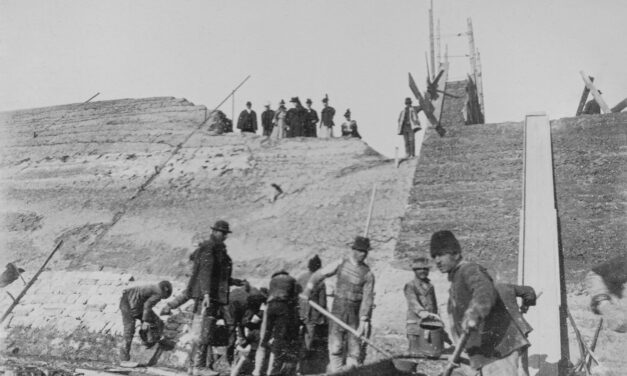 <span class="entry-title-primary">Így épült az óbecsei zsilip (fotókkal)</span> <span class="entry-subtitle">A 19. és 20. század fordulóján a világ egyik legkorszerűbb műszaki építményeként ünnepelték a hajóátemelő vasszerkezetet</span>