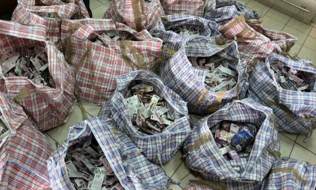 Irdatlan mennyiségű kozmetikai cikket próbáltak meg az országba csempészni Kelebián (Fotók)