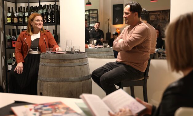 <span class="entry-title-primary">„Legyen egy jó témád és traumáid, amiket cipelsz”</span> <span class="entry-subtitle">Kollár Árpáddal a Magyar Széppróza Napja alkalmából beszélgettünk</span>