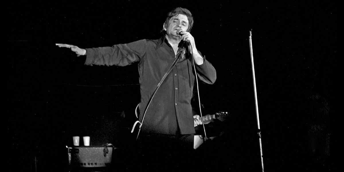 <span class="entry-title-primary">Johnny Cash, a feketébe öltözött rock’n’roll és spirituálé-költő</span> <span class="entry-subtitle">Kubát Gábor rockjegyzetei (2.)</span>