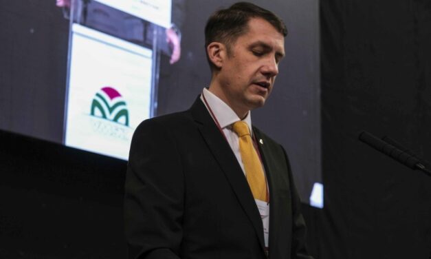 Ők írják a VMSZ 30 évéről szóló könyvet