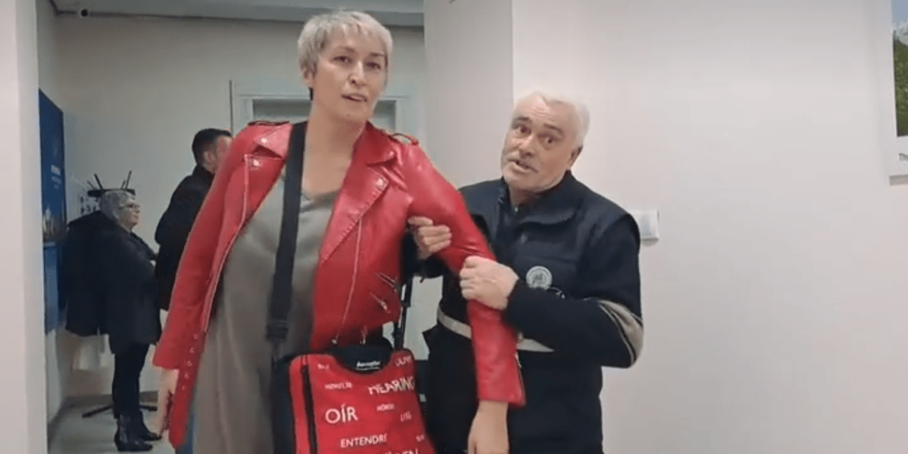 <span class="entry-title-primary">Kidobták az újságírónőt</span> <span class="entry-subtitle">Az eset Inđiján történt</span>