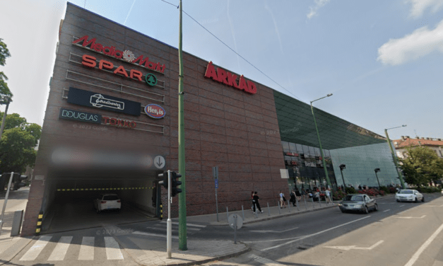 Megdrágul a parkolás a szegedi Árkádban