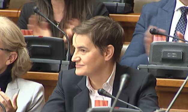 Brnabić: Szerbia nem blöfföl