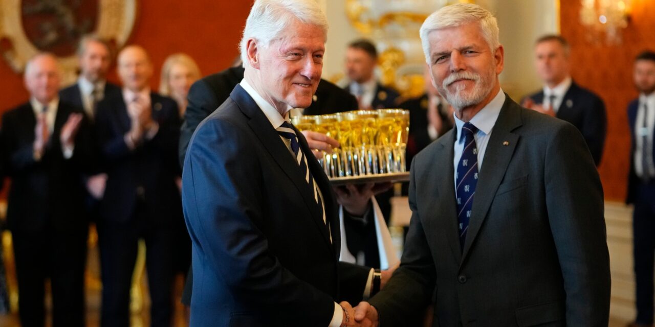 Bill Clinton: Csehország, Lengyelország és Magyarország felvétele a NATO-ba jó lépés volt