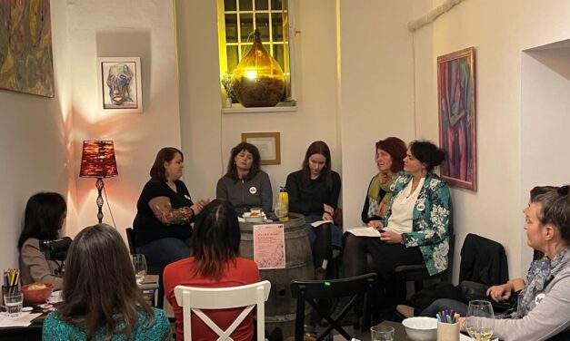 <span class="entry-title-primary">Női szexshop, láthatatlan munka, prostitúció, menstruáció – Tabukat döntögettünk</span> <span class="entry-subtitle">Egy éves a Hajrá nők! podcastunk </span>