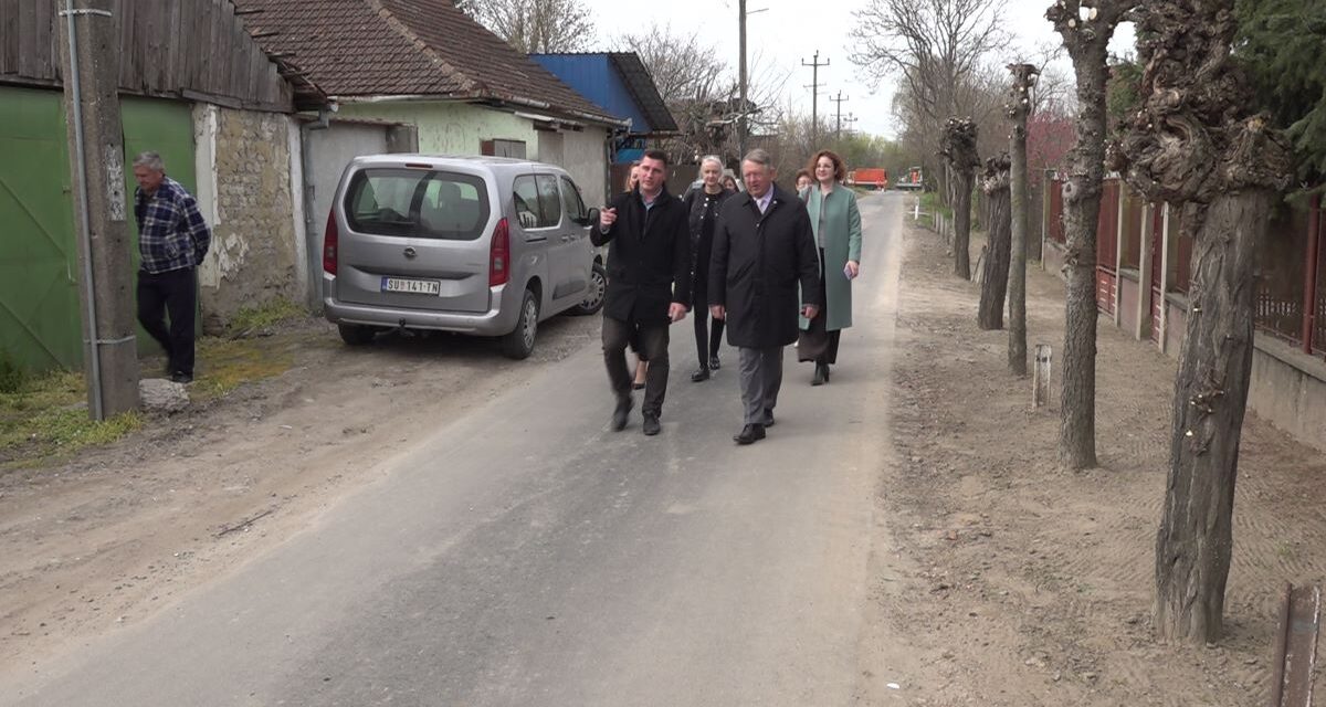 Több mint ötmillió dinárból aszfaltoztak le 184 métert Hajdújáráson