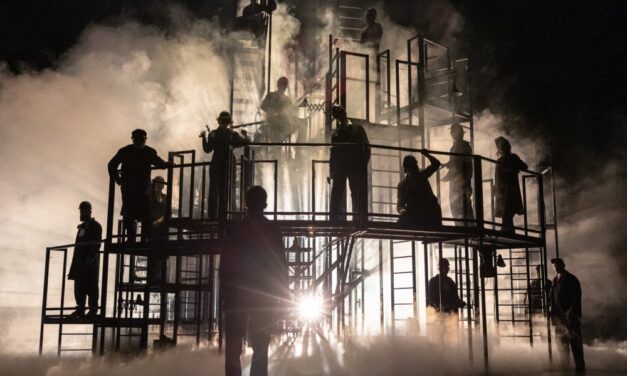 Hivatal vagy kastély?