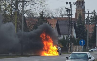 Kigyulladt egy autó Kelebia központjában