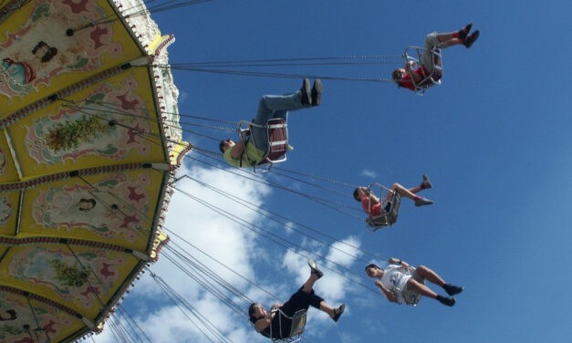 Tragédia is lehetett volna a körhintás csintalankodás vége