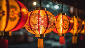 Tavaszi lampionvarázs esténként a Fővárosi Állat- és Növénykertben