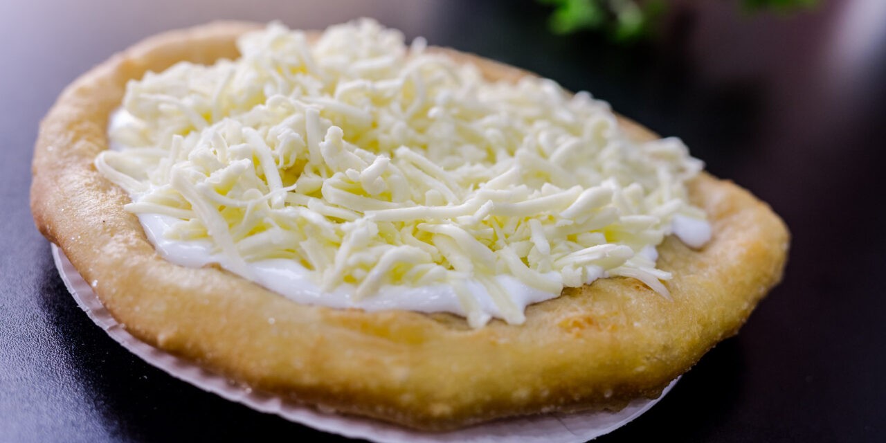 Díjat adtak át a lángosnak, de a höveji csipkének is