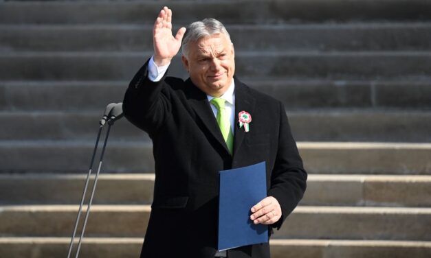 Orbán összeállt az osztrák és cseh szélsőjobboldallal
