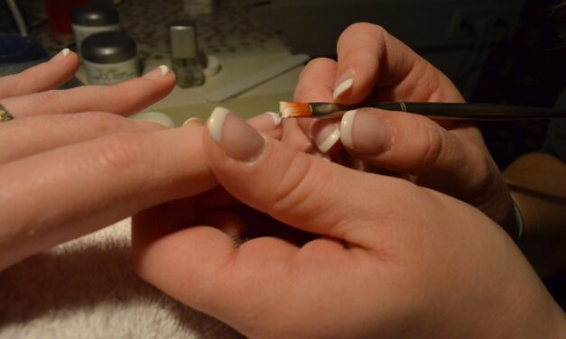 Sok helyen indul műkörmös tanfolyam!