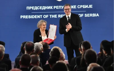 „Az ember újjászületik a zene által” Vitkayné Kovács Vera operaénekesnőt a Karađorđe-csillag első fokozatával tüntették ki