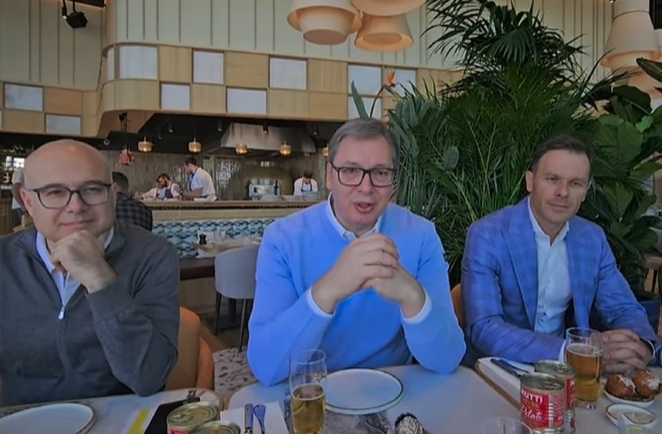 Jamie Oliver belgrádi éttermében ebédelt Vučić, próbálja kideríteni ki lesz a kormányfő