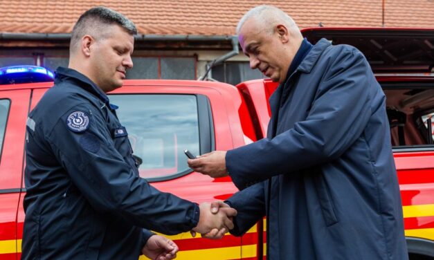 Új járművet kaptak a szabadkai tűzoltók (Fotók)