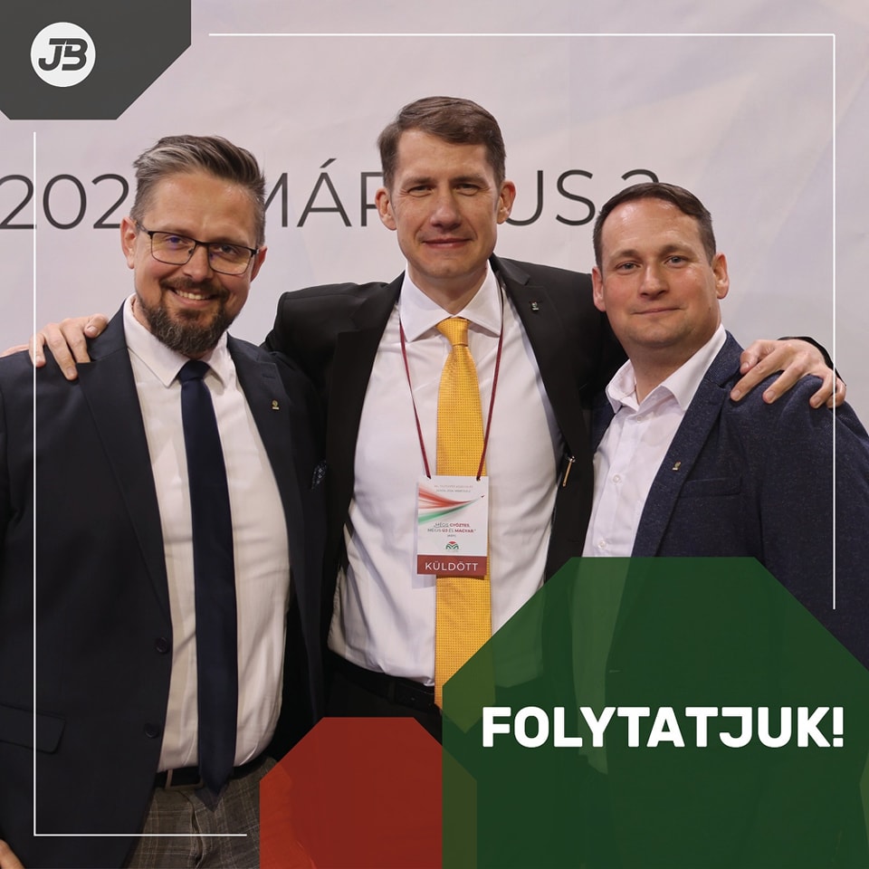 Már csak az a kérdés, hogy a Pásztor István-i úton folytatják-e? Juhász Bálint, a Vajdasági Magyar Szövetség Intéző Bizottságának elnöke, Pásztor Bálint, a párt elnöke és Fremond Árpád, a Magyar Nemzeti Tanács elnöke (Fotó: Juhász Bálint/Facebook)