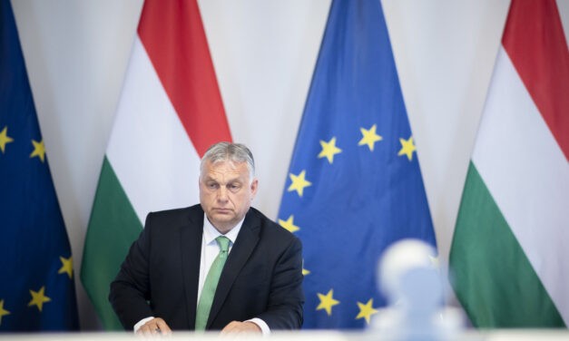 Magyarország kormánya szerint nincs mit ünnepelni az uniós csatlakozás 20. évfordulóján