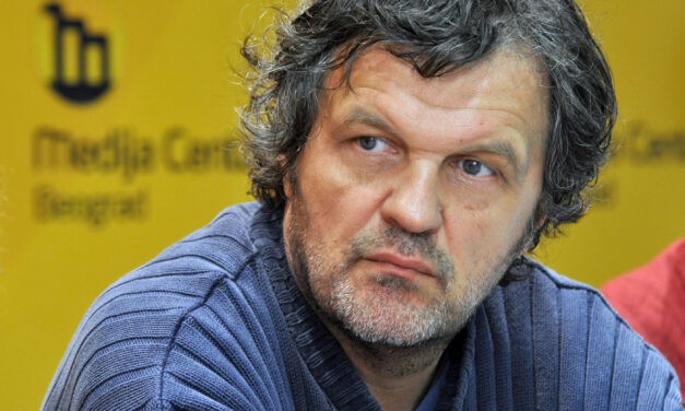 Kusturica hálás Vučićnak, hogy azok közé sorolták, akiknek felelniük kell a törvények előtt