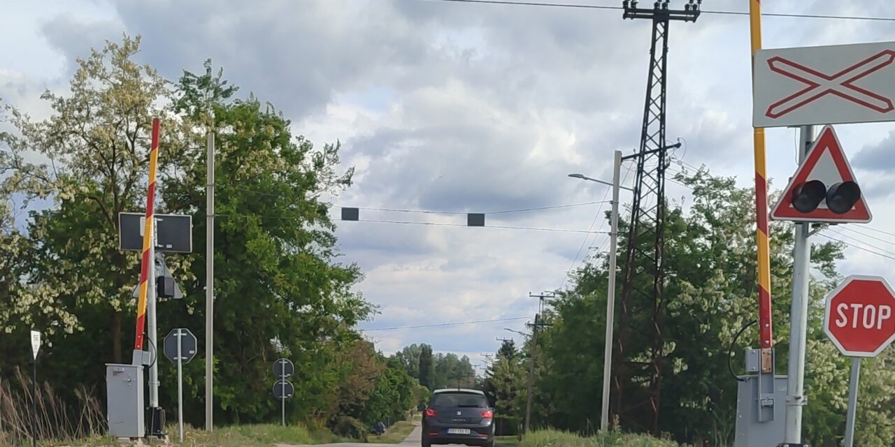 <span class="entry-title-primary">Közlekedési káosz Palicson</span> <span class="entry-subtitle">Meghibásodhatott a vasúti sorompó</span>