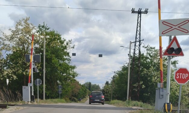 <span class="entry-title-primary">Közlekedési káosz Palicson</span> <span class="entry-subtitle">Meghibásodhatott a vasúti sorompó</span>