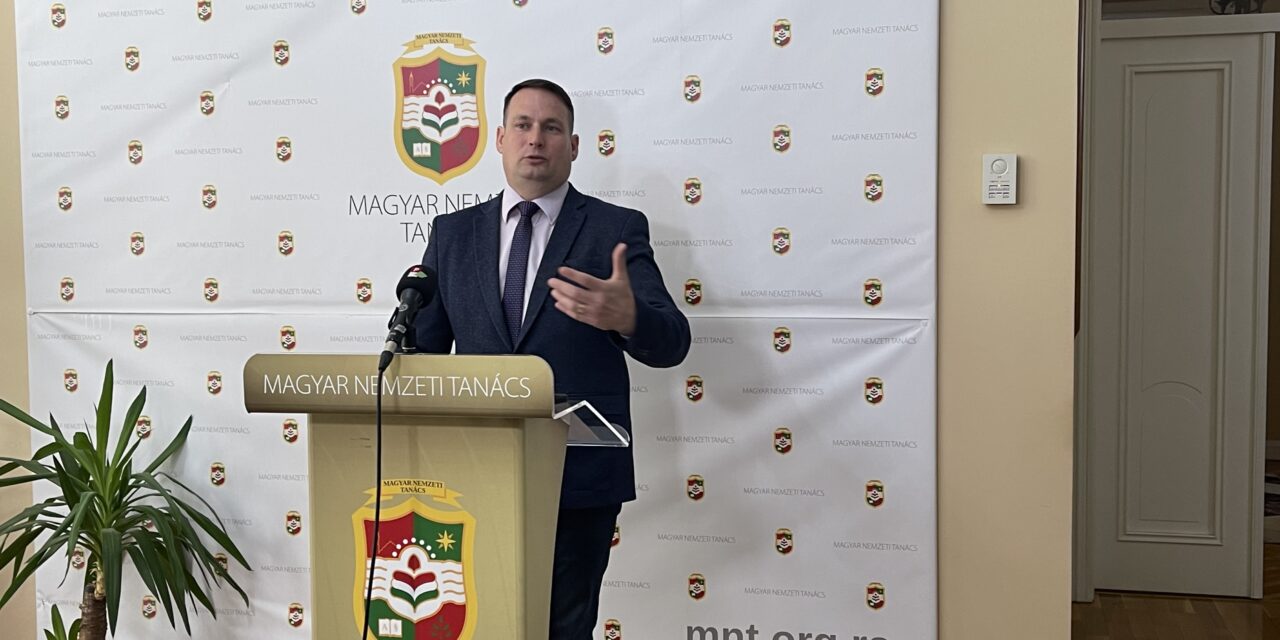 Lovas Ildikót (még) nem váltja le az MNT