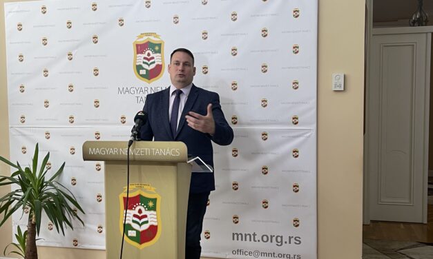 Lovas Ildikót (még) nem váltja le az MNT