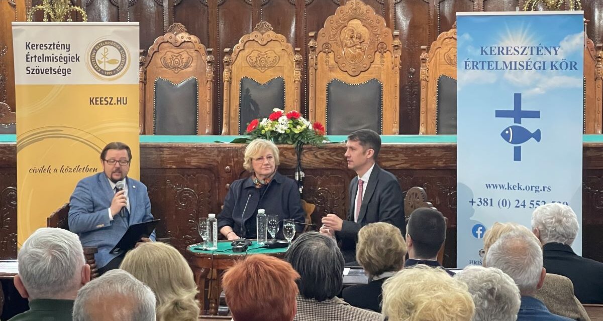 <span class="entry-title-primary">Pásztor: Meg kell tanulnunk vágyakoznunk az után, amink van</span> <span class="entry-subtitle">A népszámlálás adatairól és a közösség jövőképéről is beszéltek a szabadkai panelbeszélgetésen</span>