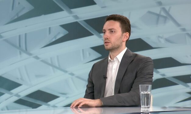 Grbović: Vučić eldöntötte, hogy megszakítja Szerbia európai integrációját