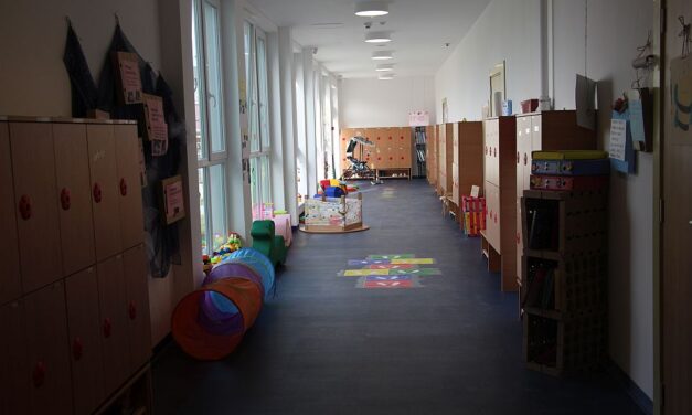 Újvidéken már az óvónők is tüntetnek