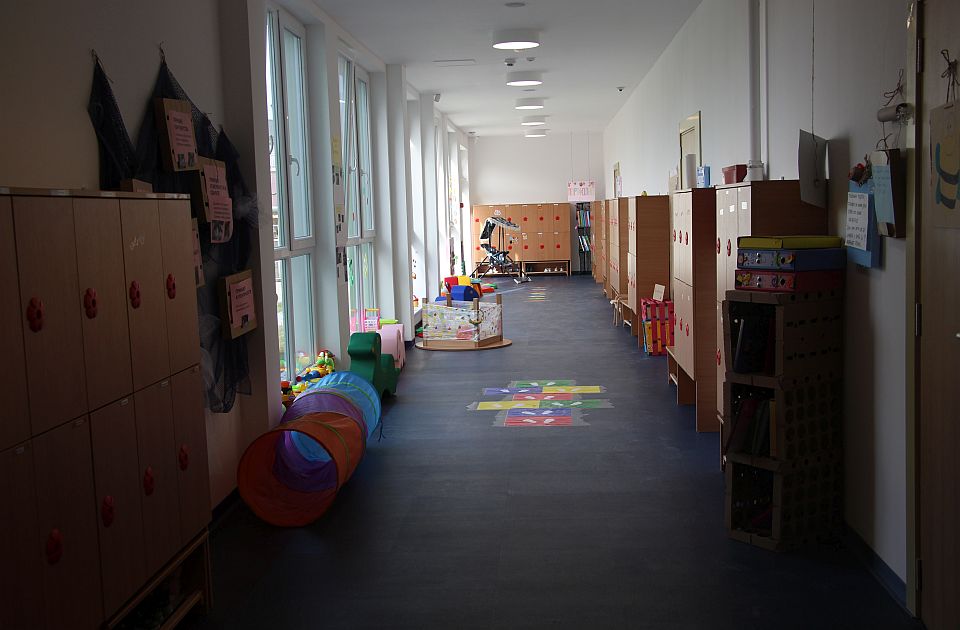 Újvidéken már az óvónők is tüntetnek