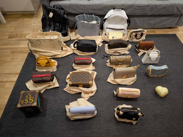 Autóval tolatva törték be a luxusüzlet kirakatát