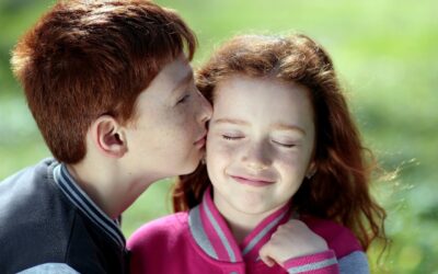 Tizenkét évesen elveszítik a szüzességüket, nehogy lemaradjanak A szülő feladata, hogy a szexről beszélgessen a gyerekkel, nem a közösségé