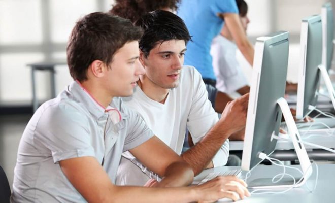 Akár 200 ezer dinárt is kaphatnak a legjobb középiskolások