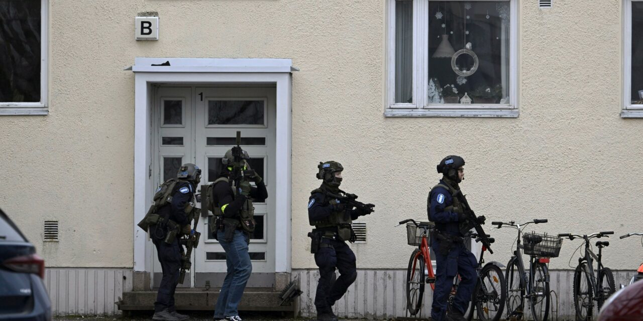 Zaklatás lehetett az indítéka a finn iskolai lövöldözés 12 éves elkövetőjének