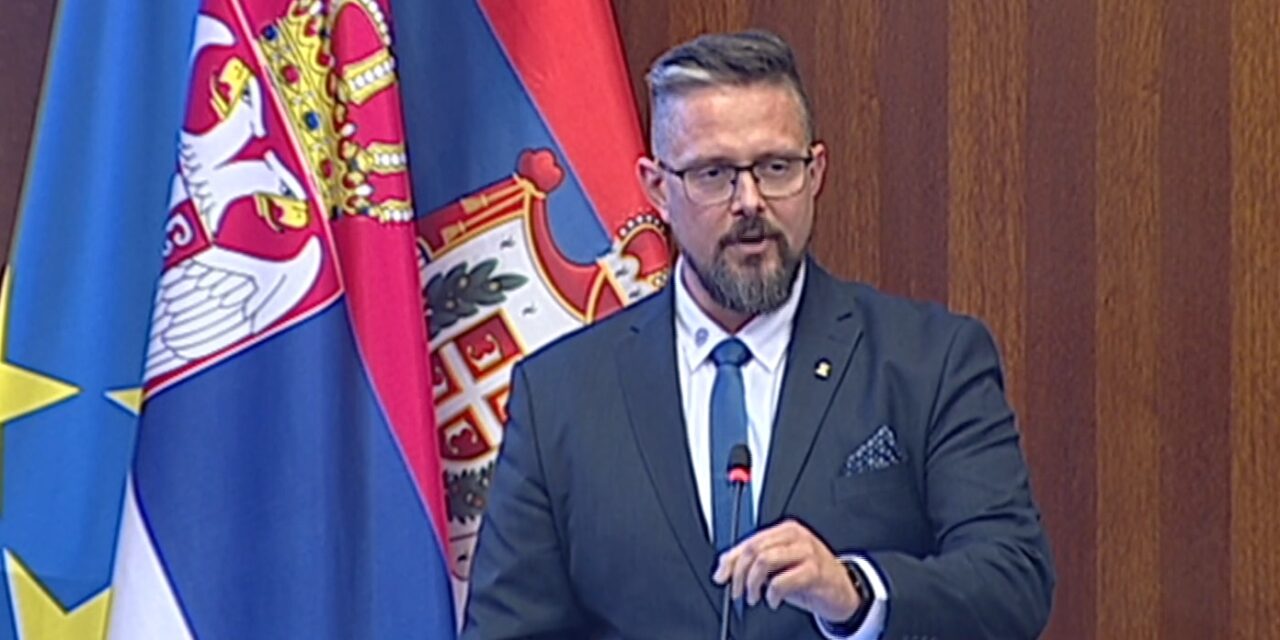 VMDK: Juhász Bálint azonnal mondjon le a tartományi parlament éléről! 