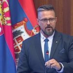 Sinkovics: A VMSZ-es házelnök kidobatta az újságírókat – ezzel a szégyennel együtt kell élnünk