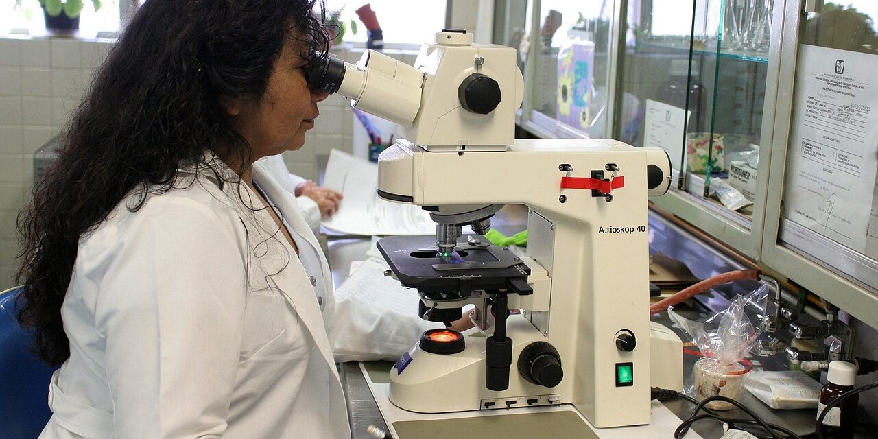 Hatvanezerrel is kevesebbet kereshetnek az egyetemet végzett nők a férfiaknál