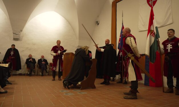 Lovaggá avatták a Pannon RTV újságíróját és egy vajdasági lelkészt is