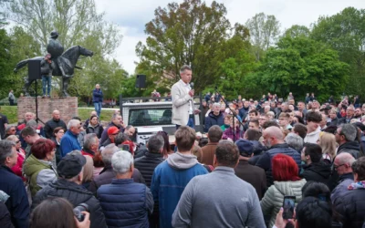 Magyar Péter megkezdte az országjárást