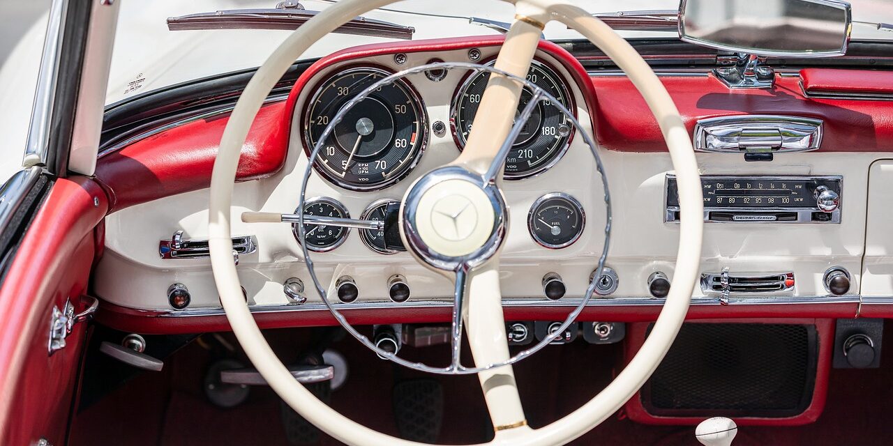 Száz legendás Mercedes jön áprilisban Szegedre