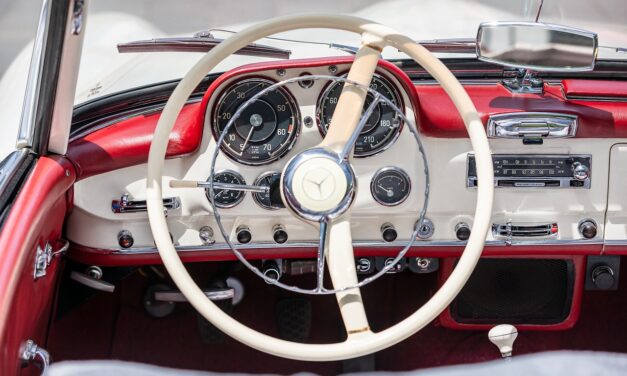 Száz legendás Mercedes jön áprilisban Szegedre