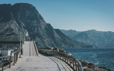 Ötvenezer ember ment utcára a Kanári-szigeteken, hogy a turisták ellen tiltakozzanak