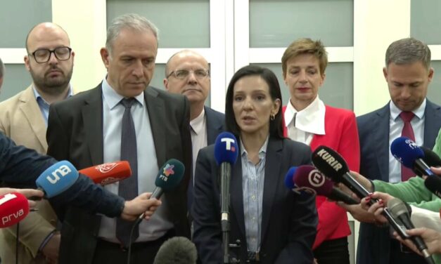 Négy órán át tárgyaltak, megint semmiben sem állapodtak meg az ellenzék és a hatalom képviselői