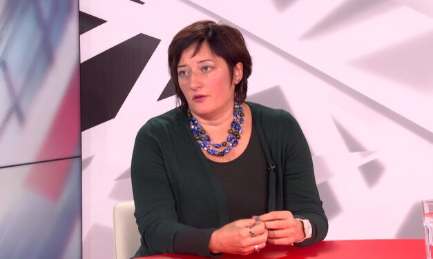 Lakókat zaklatnak a Szerb Haladó Párt aktivistái