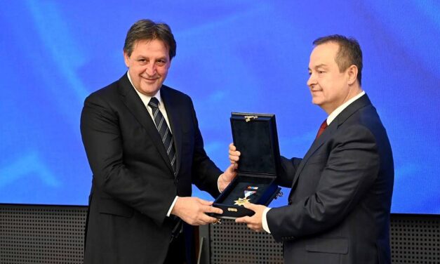 Dačić átvette Gašićtól a belügyi tárca vezetését (Videóval)