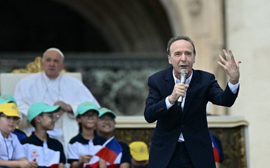 A híres színész Ferenc pápával közösen jelöltetné magát (VIDEÓVAL)