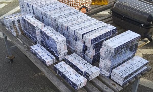 Tizenkétezer euróra bírságoltak egy szerb cigarettacsempészt Ásotthalomnál (Fotó)